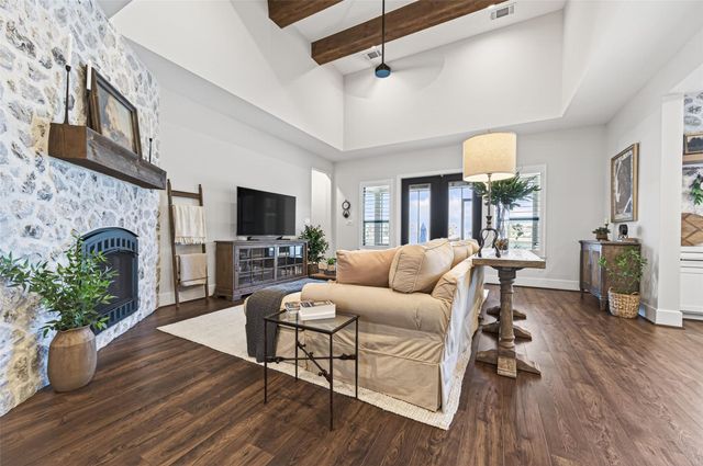 18908 W Grand Pine Circle, Montgomery, TX 77356