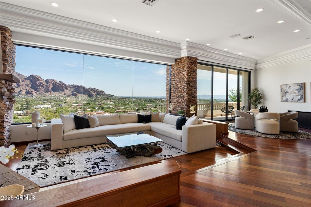 6827 N HIGHLANDS Drive, Paradise Valley, AZ 85253 — photo 2