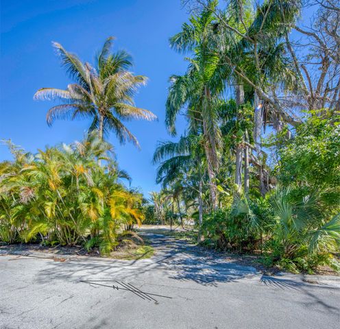 1118 S Palmway, Lake Worth Beach, FL 33460