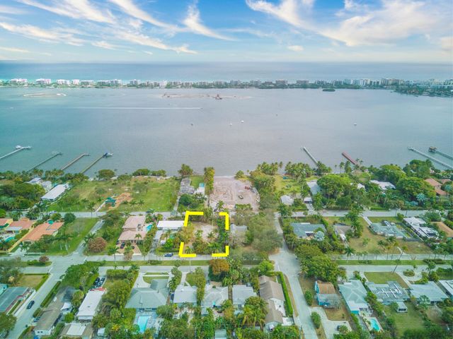 1118 S Palmway, Lake Worth Beach, FL 33460