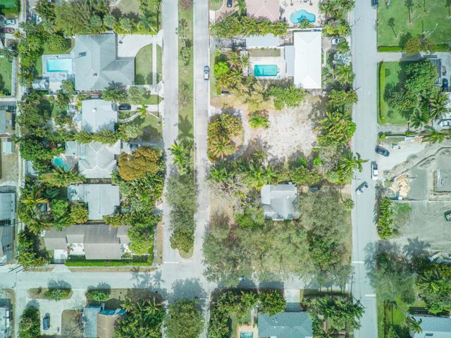 1118 S Palmway, Lake Worth Beach, FL 33460