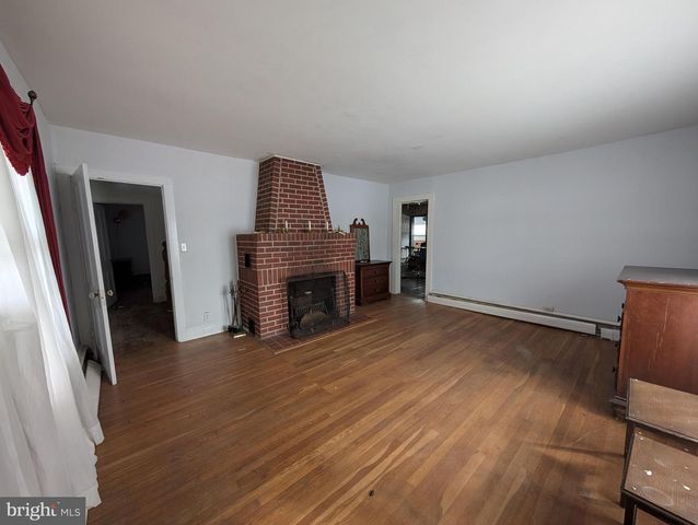 210 CHESTNUT TREE RD, Hebron, MD 21830