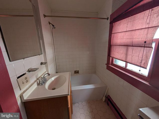 210 CHESTNUT TREE RD, Hebron, MD 21830