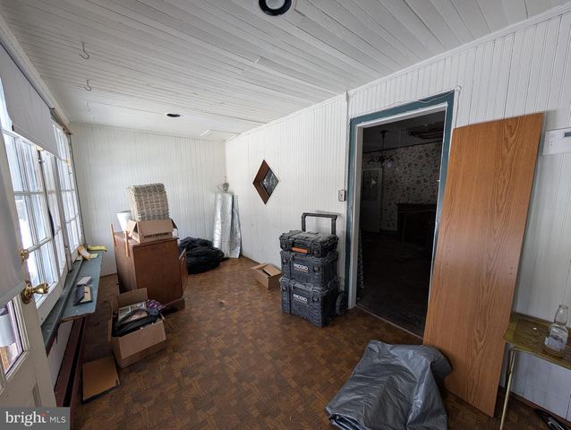 210 CHESTNUT TREE RD, Hebron, MD 21830