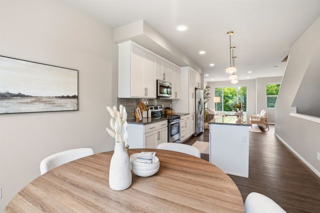 2411 W Bridge Ave, Spokane, WA 99201