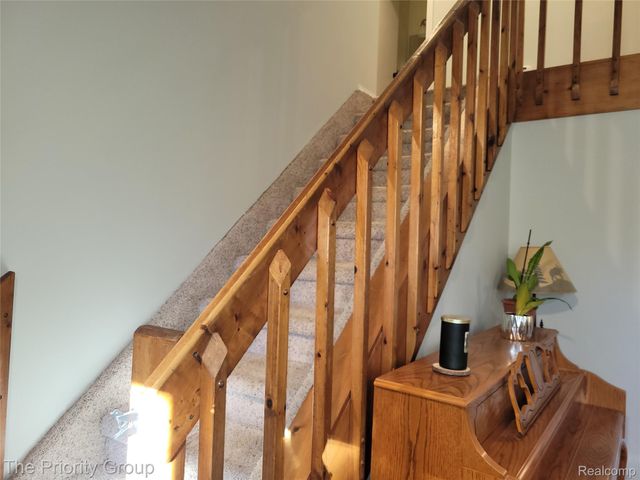 5650 Hillsboro Road, Springfield Charter Township, MI 48350