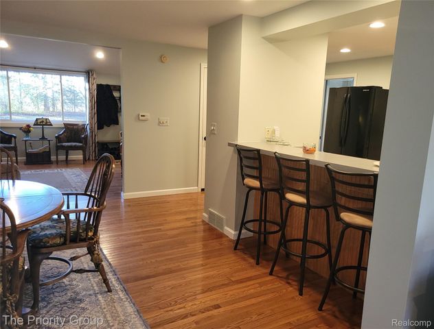 5650 Hillsboro Road, Springfield Charter Township, MI 48350