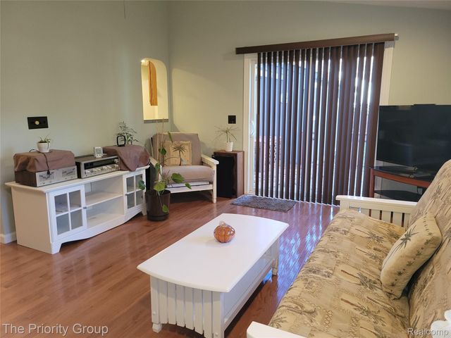 5650 Hillsboro Road, Springfield Charter Township, MI 48350