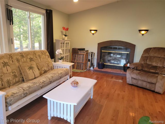 5650 Hillsboro Road, Springfield Charter Township, MI 48350