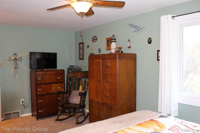 5650 Hillsboro Road, Springfield Charter Township, MI 48350