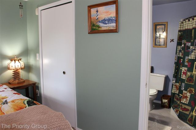 5650 Hillsboro Road, Springfield Charter Township, MI 48350