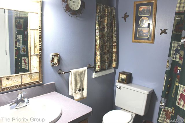 5650 Hillsboro Road, Springfield Charter Township, MI 48350