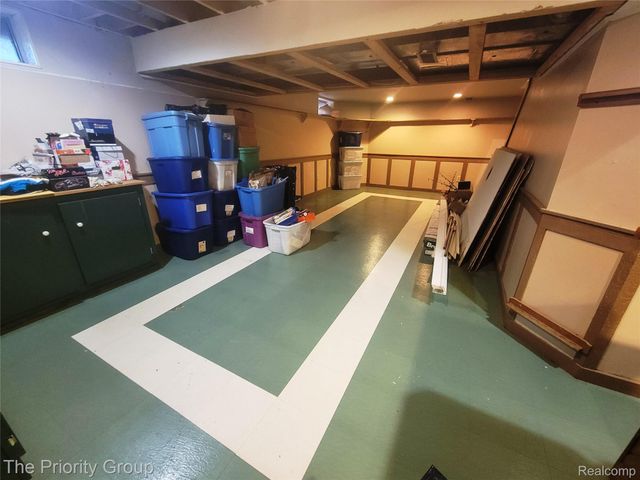 5650 Hillsboro Road, Springfield Charter Township, MI 48350