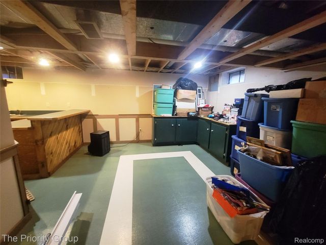 5650 Hillsboro Road, Springfield Charter Township, MI 48350