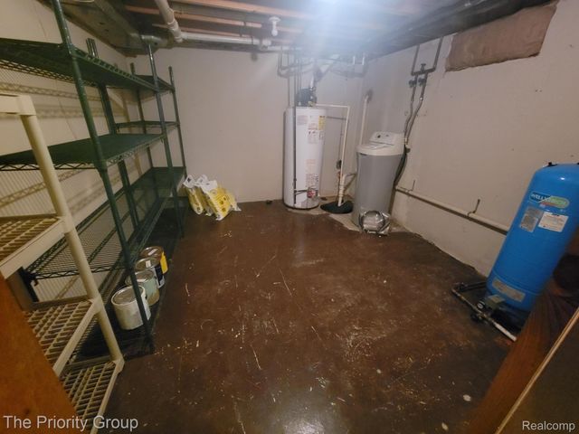 5650 Hillsboro Road, Springfield Charter Township, MI 48350