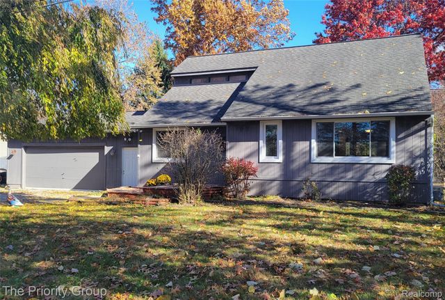 5650 Hillsboro Road, Springfield Charter Township, MI 48350