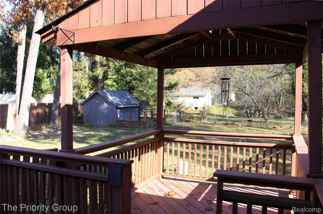 5650 Hillsboro Road, Springfield Charter Township, MI 48350