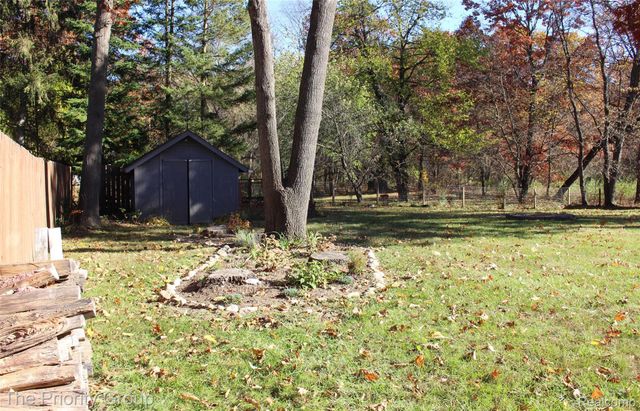 5650 Hillsboro Road, Springfield Charter Township, MI 48350