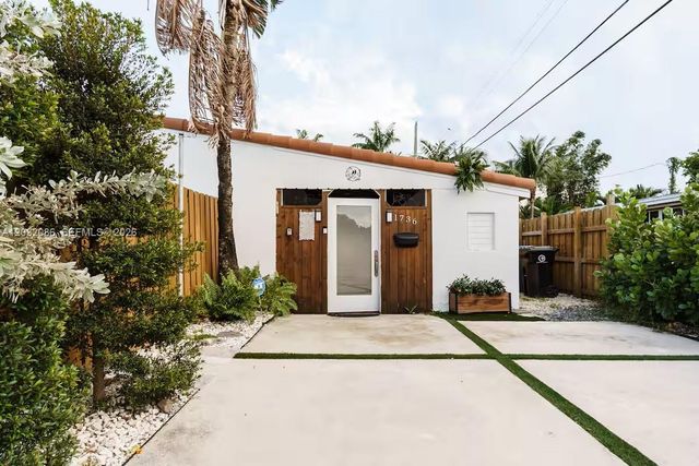 1736 NE 17th St, Fort Lauderdale, FL 33305