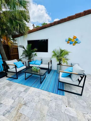 1736 NE 17th St, Fort Lauderdale, FL 33305
