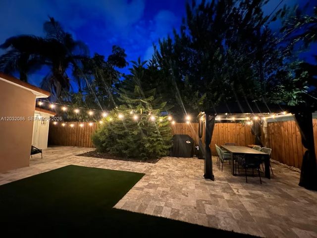 1736 NE 17th St, Fort Lauderdale, FL 33305