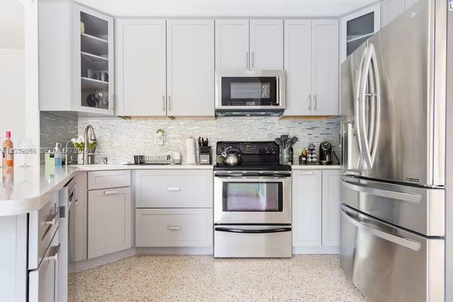 1736 NE 17th St, Fort Lauderdale, FL 33305