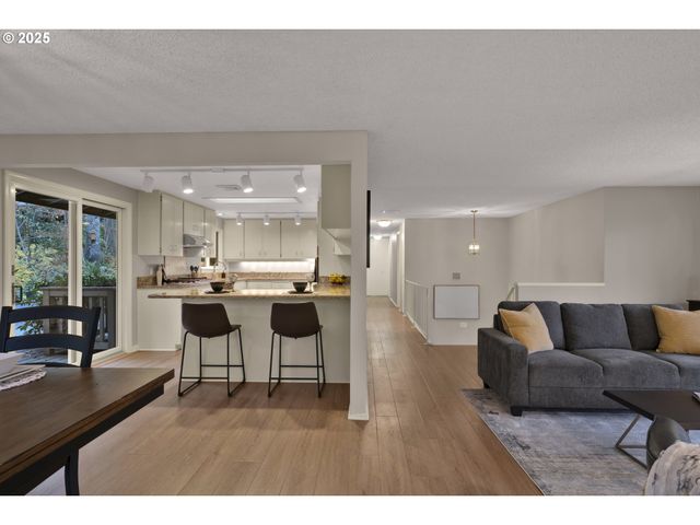 5075 SARATOGA St, Eugene, OR 97405