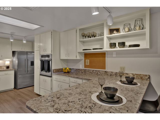 5075 SARATOGA St, Eugene, OR 97405