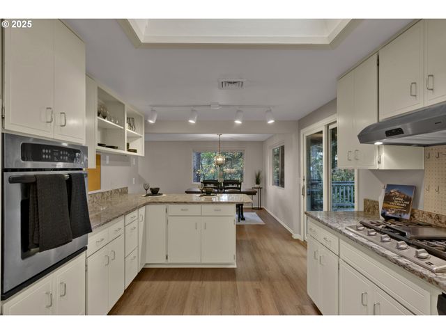 5075 SARATOGA St, Eugene, OR 97405