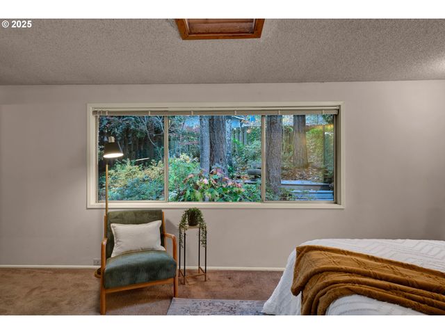 5075 SARATOGA St, Eugene, OR 97405