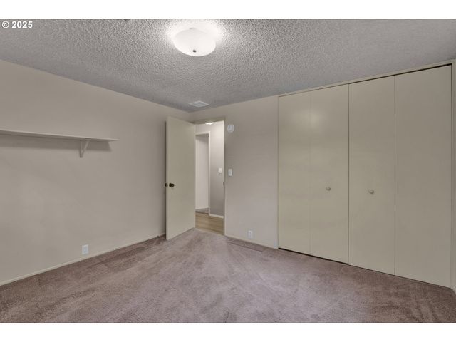 5075 SARATOGA St, Eugene, OR 97405