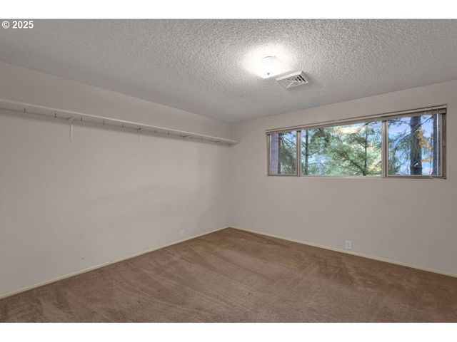 5075 SARATOGA St, Eugene, OR 97405
