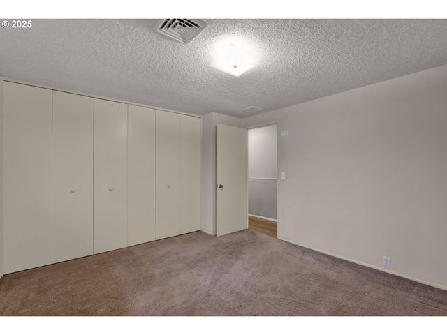 5075 SARATOGA St, Eugene, OR 97405