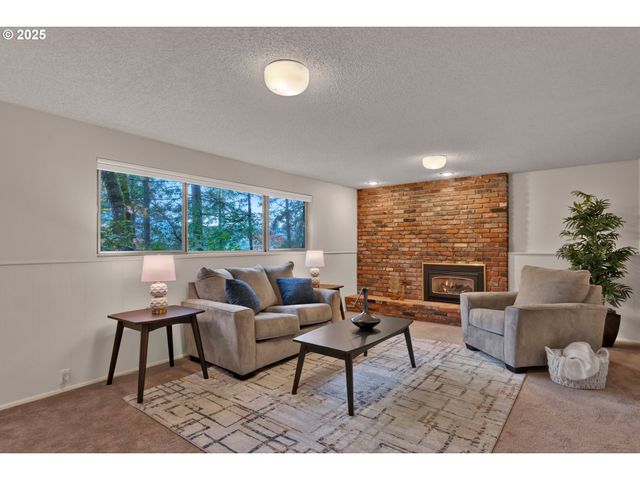 5075 SARATOGA St, Eugene, OR 97405