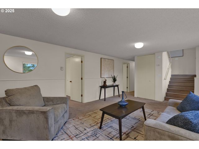 5075 SARATOGA St, Eugene, OR 97405