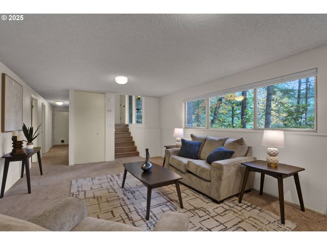 5075 SARATOGA St, Eugene, OR 97405