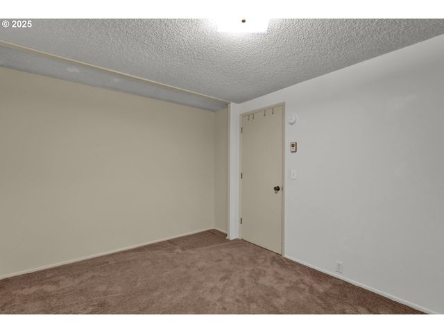 5075 SARATOGA St, Eugene, OR 97405