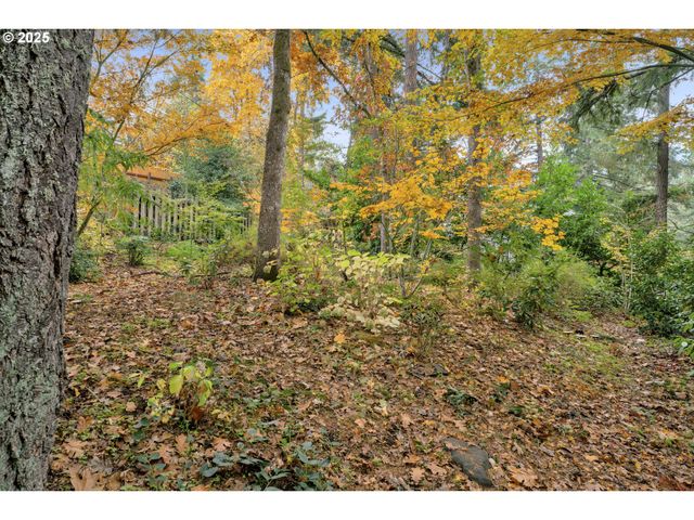 5075 SARATOGA St, Eugene, OR 97405