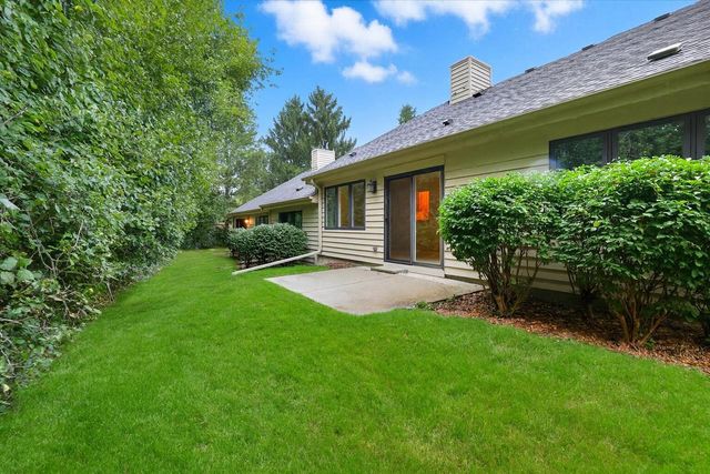 5445 Wild Cherry CIRCLE, Greendale, WI 53129
