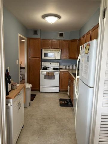 4545 Wornall Road 807, Kansas City, MO 64111