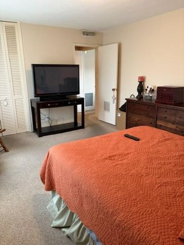 4545 Wornall Road 807, Kansas City, MO 64111