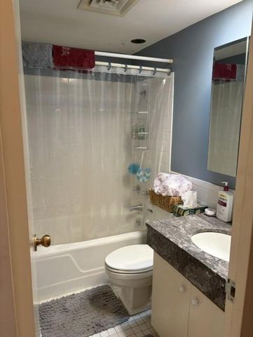 4545 Wornall Road 807, Kansas City, MO 64111