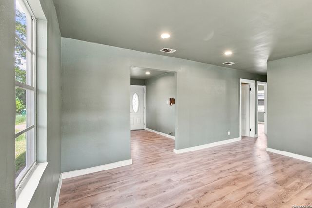 2238 SW 19TH ST, San Antonio, TX 78207