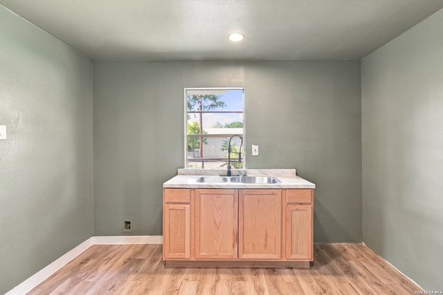 2238 SW 19TH ST, San Antonio, TX 78207