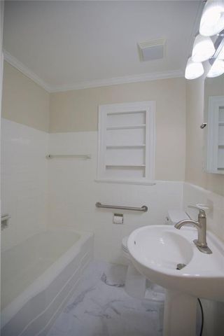 5516 Fairway Road, Fairway, KS 66205