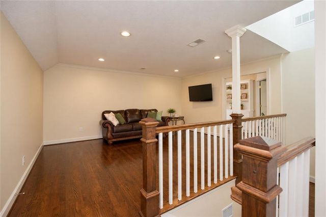5516 Fairway Road, Fairway, KS 66205