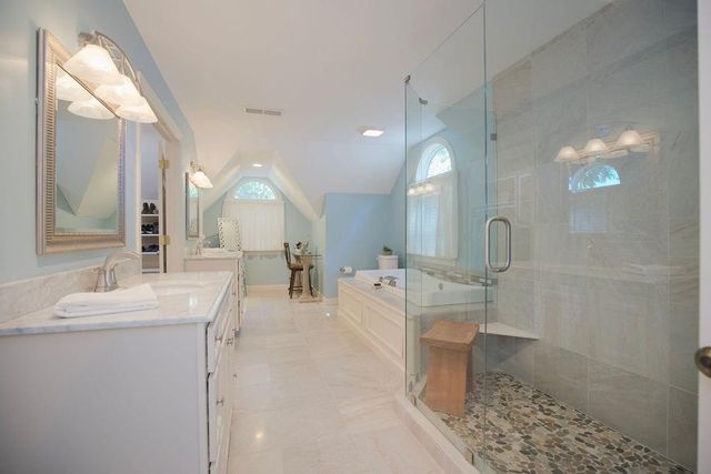 5516 Fairway Road, Fairway, KS 66205