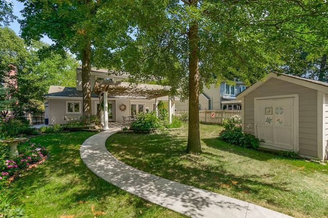 5516 Fairway Road, Fairway, KS 66205
