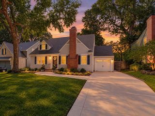 5516 Fairway Road, Fairway, KS 66205