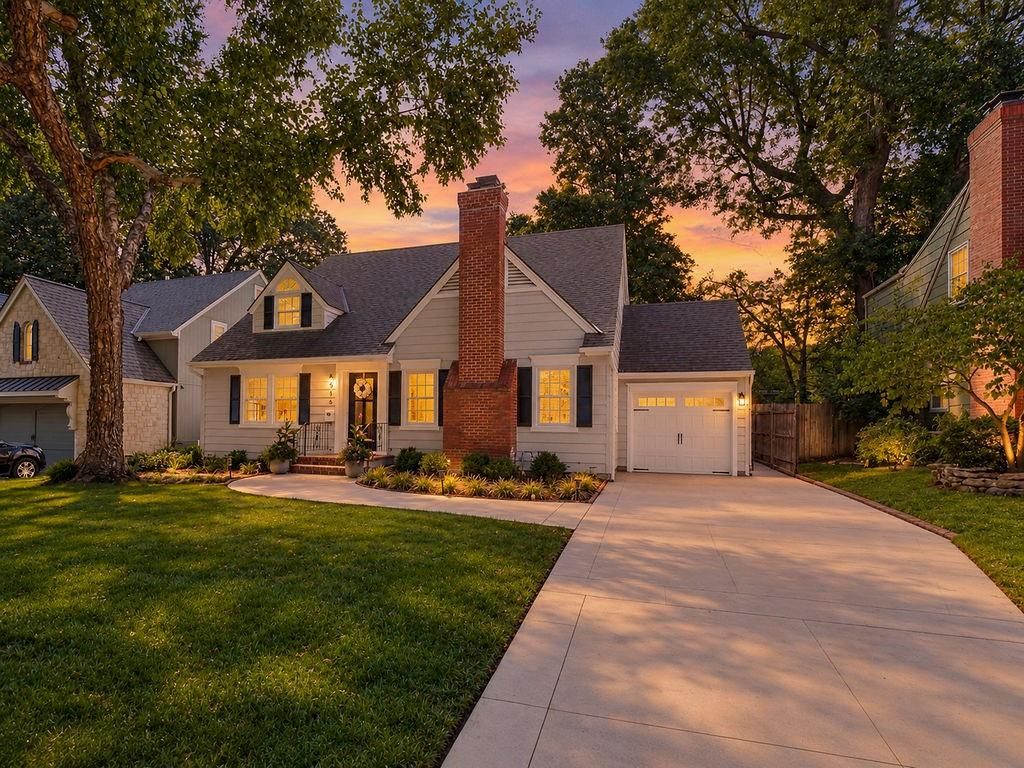 5516 Fairway Road, Fairway, KS 66205